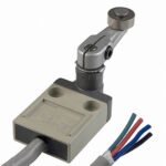 Compact enclosed limit switch, roller lever, 5 A 250 VAC, 4 A 30 VDC, 3m VCTF oil-resistant cable