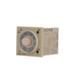 Timer, plug-in, 8-pin, 1/16DIN (48 x 48 mm), twin on & off-delay, flicker OFF start, 0.05s-300h, DPDT, 5A, 100 to 240 VAC, 100-125VDC
